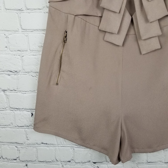 PAPAYA | sleeveless back zip shorts romper - Picture 2 of 4